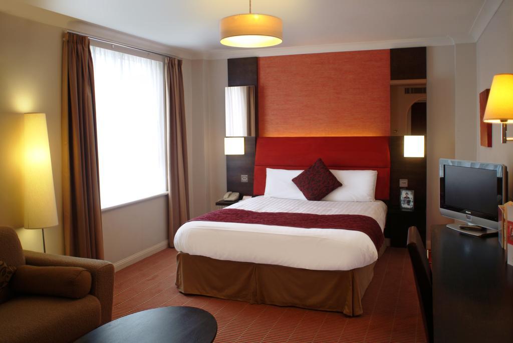 The Dragon Hotel Swansea Szoba fotó